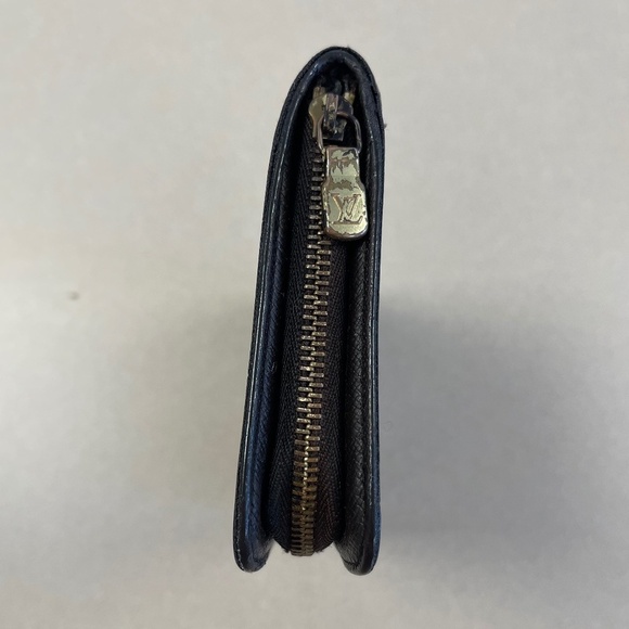 Louis Vuitton Preloved Damier Ebene Zippy Wallet w/ Certificate of Authenticity - Picture 14 of 14